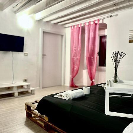 Genova Centro Affittacamere- Bagno In Comune Екстер'єр фото