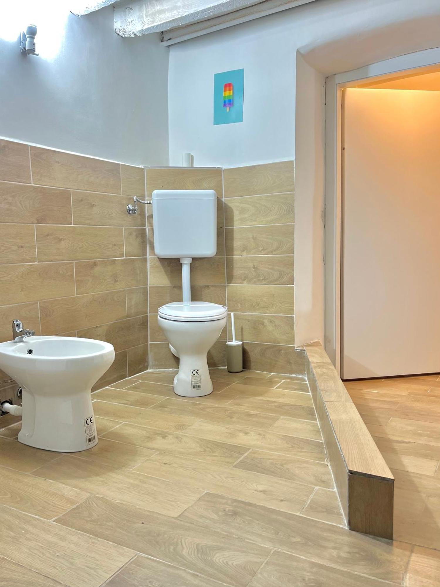 Genova Centro Affittacamere- Bagno In Comune Екстер'єр фото