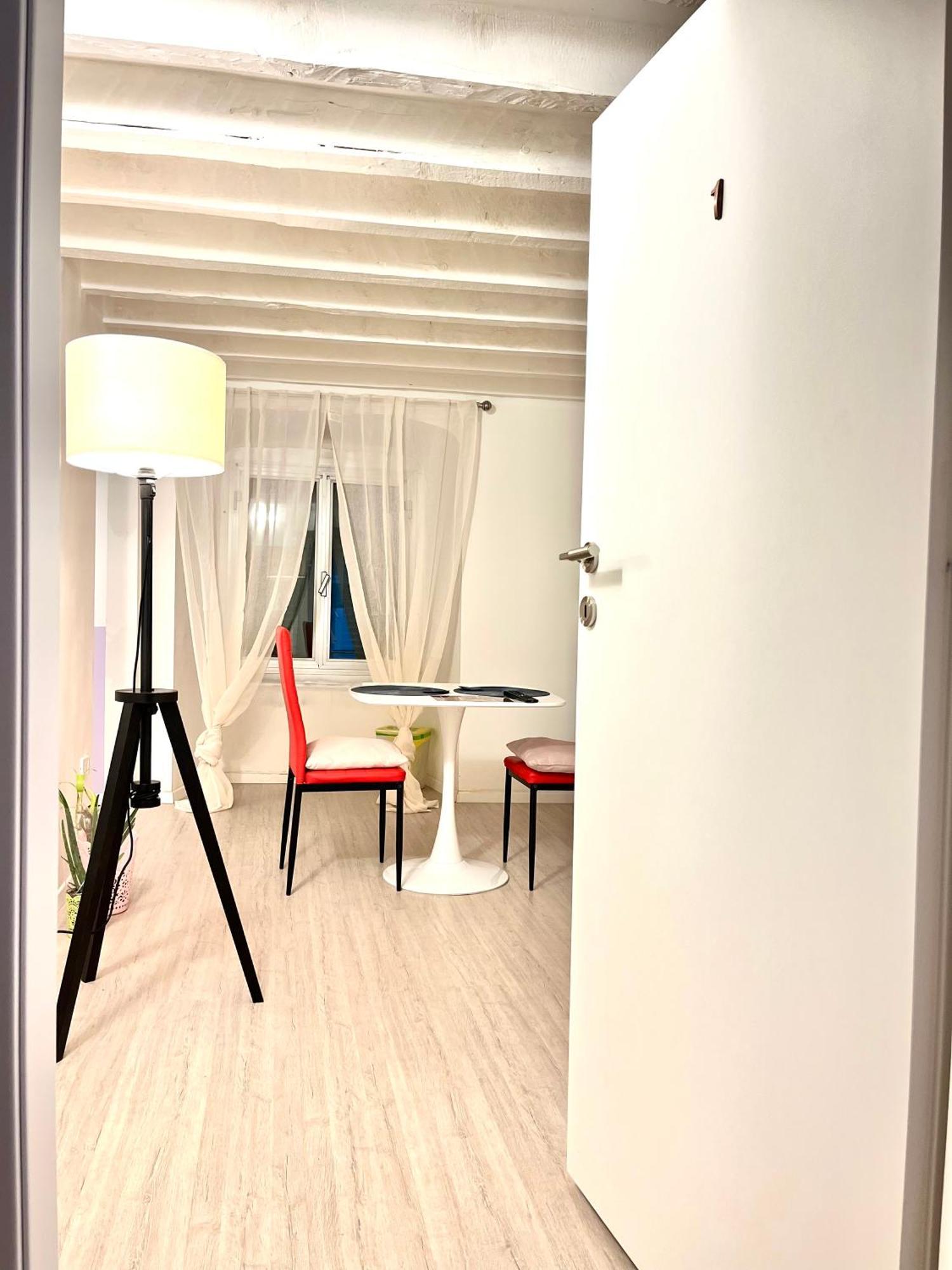 Genova Centro Affittacamere- Bagno In Comune Екстер'єр фото