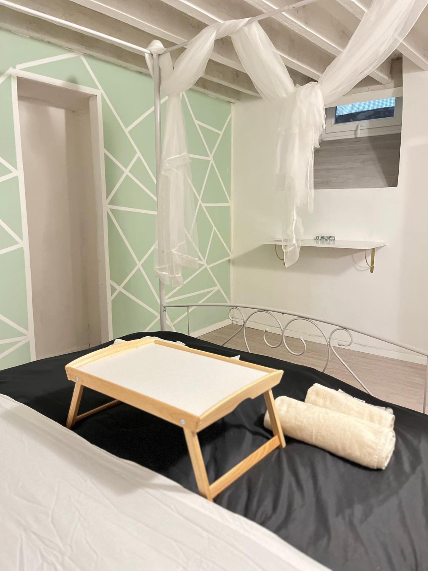 Genova Centro Affittacamere- Bagno In Comune Екстер'єр фото